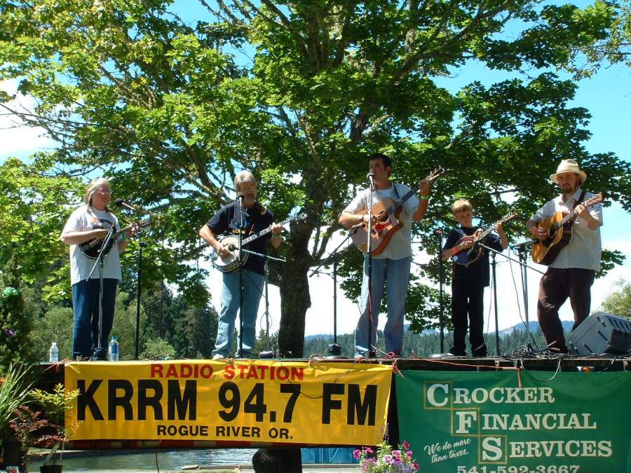 Band Scramble @ the Siskiyou Folk and Bluegrass Festival